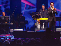 Gulf Weekly Iraqi crooner enthrals fans