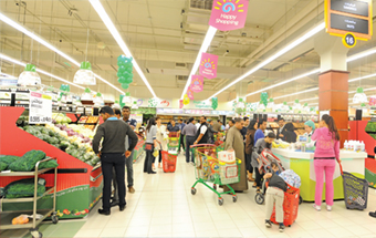 Gulf Weekly Loyal shoppers thrilled with hypermarket’s new outlet