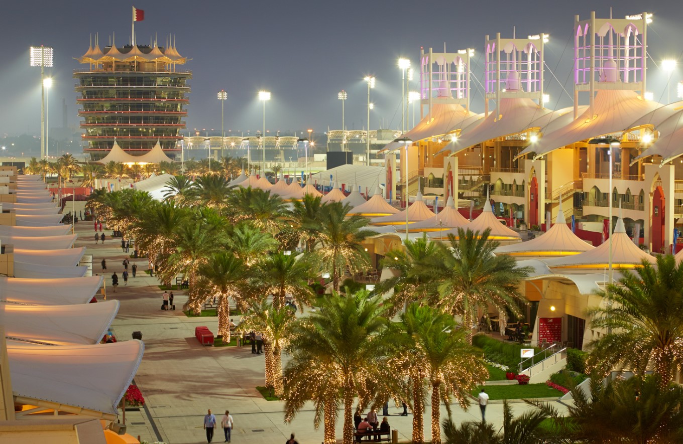 Gulf Weekly WIN F1 Paddock passes! 