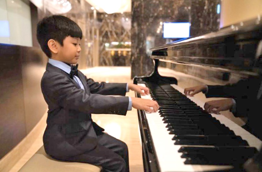 Gulf Weekly Pint-sized Brent hits right notes on the piano