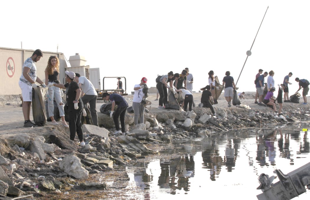 Gulf Weekly Let’s keep our beaches clean